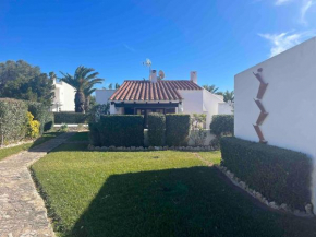 Casa menorquina con wifi a 2 minutos de la playa exclusiva para familias